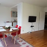 Hostel Og *