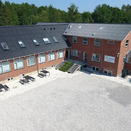 Vandrerhjem Og *